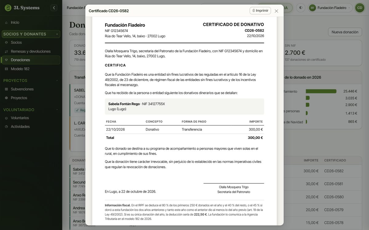Certificado de donativo de una fundación ficticia con el NIF de la donante y de la entidad, la fecha y el importe, el destino, el carácter irrevocable y la mención del artículo 16 de la Ley 49/2002
