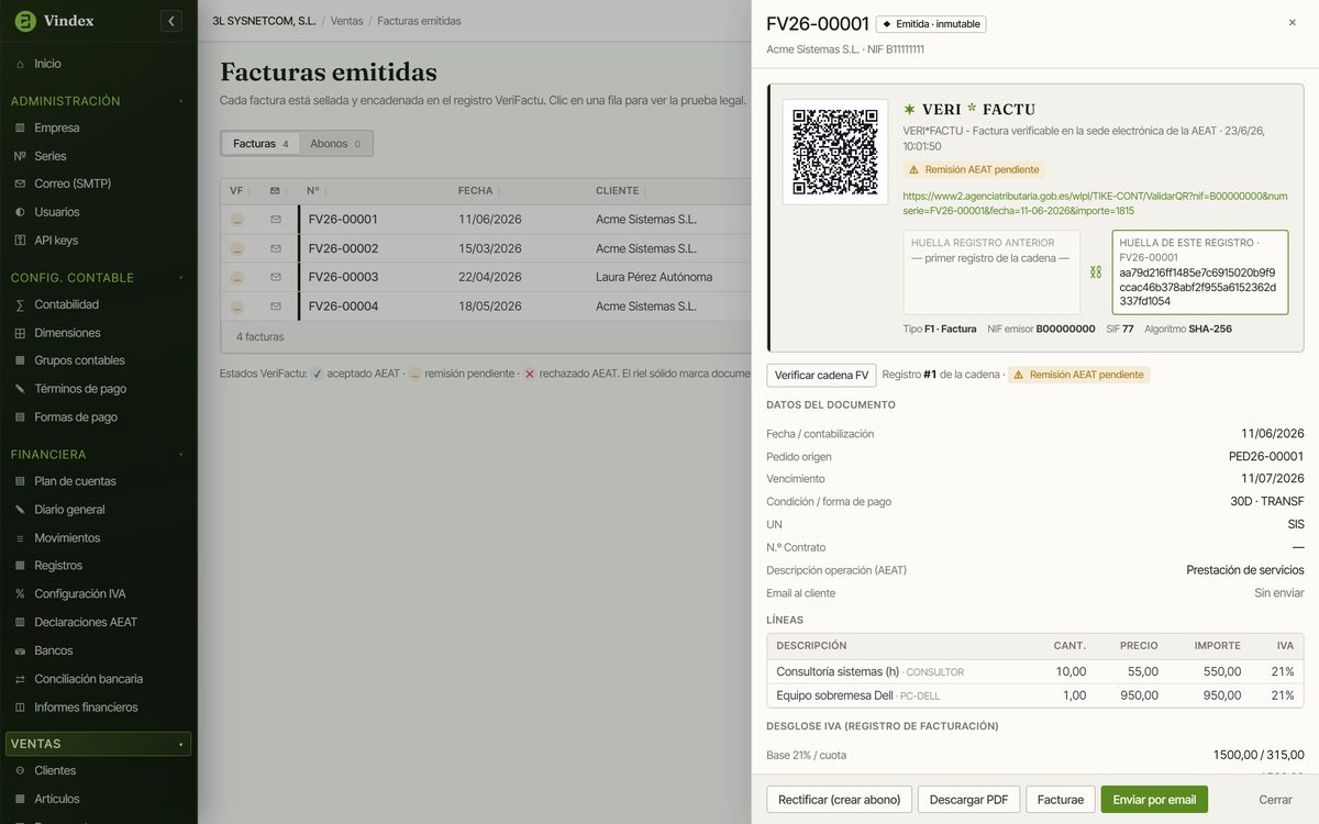 Factura emitida con nuestra solución, con su código QR, la leyenda VERI*FACTU, la cadena de huellas SHA-256 (la del registro anterior y la propia) y el desglose de IVA.