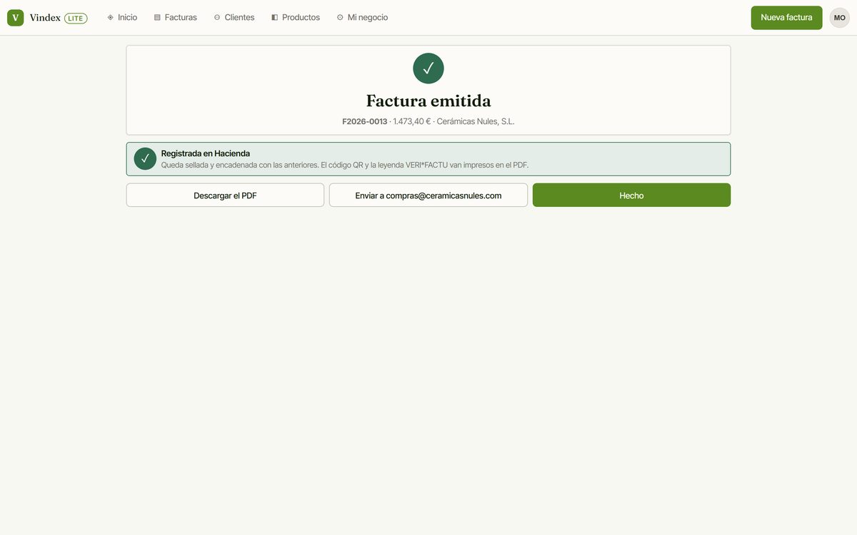 Confirmación de factura emitida en Vindex Lite con botones para descargar el PDF y enviarla por email